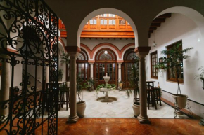 Komodo Casa Maravillas Rooms, Seville